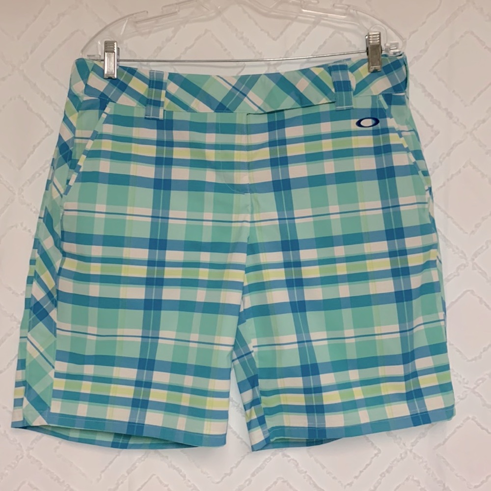 Oakley shorts, like new!